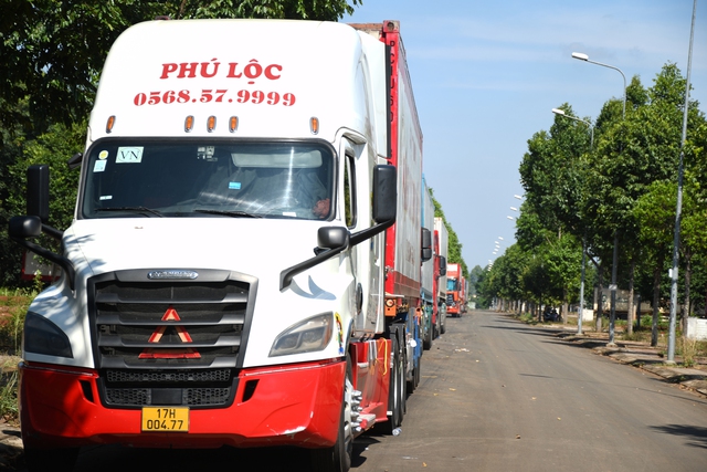 Vụ h&agrave;ng trăm container sầu ri&ecirc;ng đậu k&iacute;n đường: H&igrave;nh ảnh sau chỉ đạo của Chủ tịch Th&agrave;nh phố Đồng Nai - Ảnh 7.