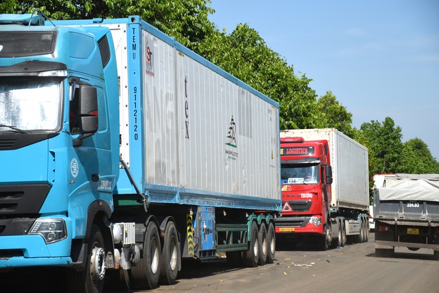 Vụ h&agrave;ng trăm container sầu ri&ecirc;ng đậu k&iacute;n đường: H&igrave;nh ảnh sau chỉ đạo của Chủ tịch Th&agrave;nh phố Đồng Nai - Ảnh 8.