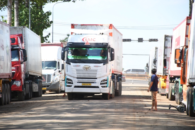 Vụ h&agrave;ng trăm container sầu ri&ecirc;ng đậu k&iacute;n đường: H&igrave;nh ảnh sau chỉ đạo của Chủ tịch Th&agrave;nh phố Đồng Nai - Ảnh 6.