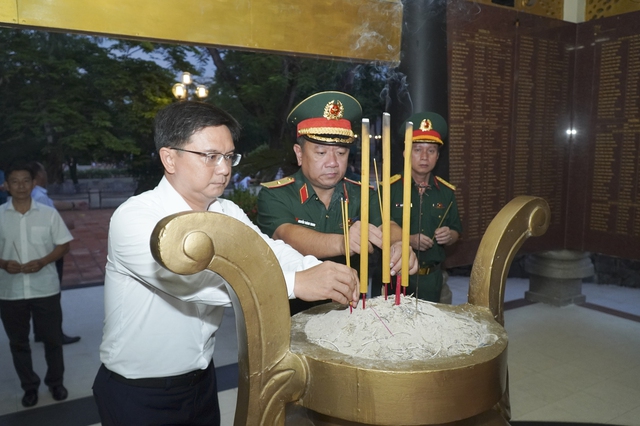 TPHCM xác minh vị trí nghi hố chôn tập thể liệt sĩ tại Công viên Lê Thị Riêng - Ảnh 2.