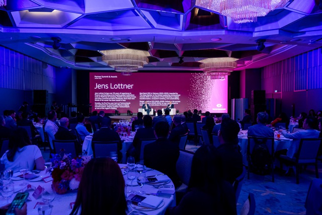 CEO Techcombank Jens Lottner: Tái định nghĩa lợi thế cạnh tranh nhờ chiến lược “AI-first” - Ảnh 2.