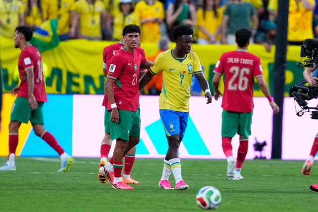 Brazil gây thất vọng ngày ra quân: Hào quang Selecao chưa thể tỏa sáng - Ảnh 4.