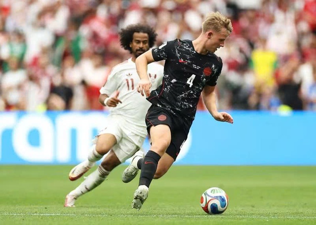 Qatar vỡ trận, Canada thắng đậm trận đầu tiên ở World Cup - Ảnh 1.