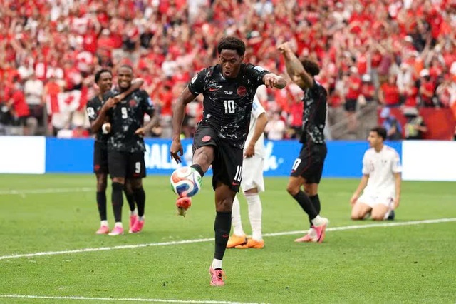 Qatar vỡ trận, Canada thắng đậm trận đầu tiên ở World Cup - Ảnh 3.