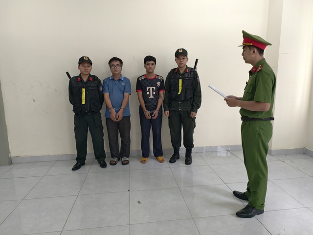 Công an TPHCM bắt Giám đốc Công ty Giày Dép Thắng Đạt - Ảnh 1.