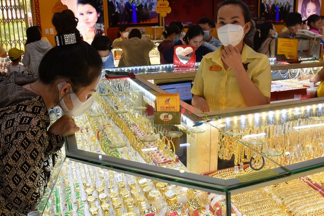 Giá vàng hôm nay 23-6: Bật tăng trở lại