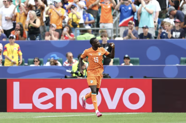 Nicolas Pepe lập cú đúp, Bờ Biển Ngà lần đầu vượt vòng bảng World Cup - Ảnh 1.