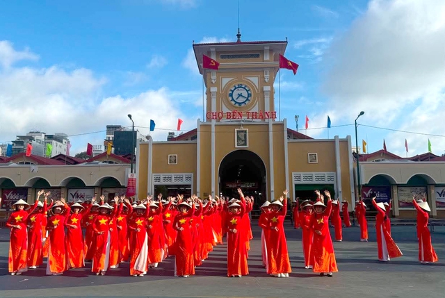 Đồng diễn d&acirc;n vũ thể thao ch&agrave;o mừng 50 năm th&agrave;nh phố mang t&ecirc;n B&aacute;c - Ảnh 4.