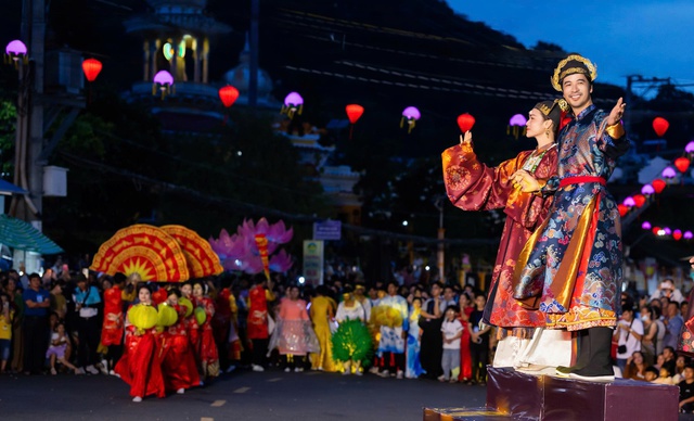 Diễn viên Đoàn Minh Tài tự hào khi hóa thân tướng Thoại Ngọc Hầu tại lễ hội Vía Bà Chúa Xứ Núi Sam - Ảnh 1.