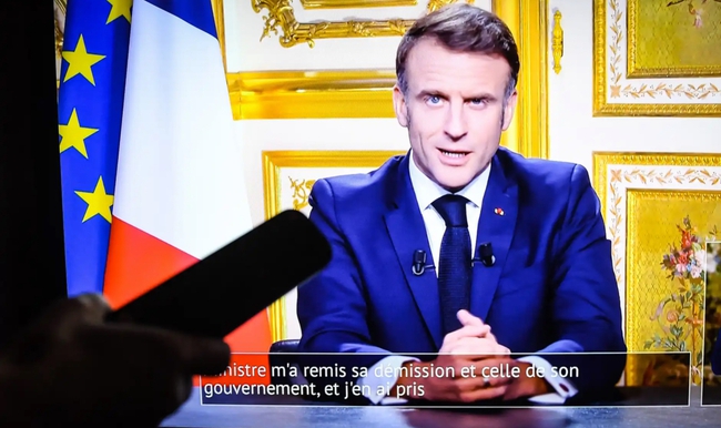 Pháp: Tổng thống Macron tuyên bố cứng rắn giữa khủng hoảng chính trị- Ảnh 1.