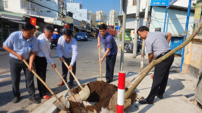 TP HCM: Nhiều hoạt động chào đón năm mới
- Ảnh 3.