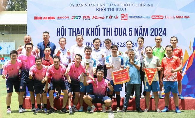 Hội thao Khối thi đua 5 năm 2024: VOH vô địch bóng đá, HTV vô địch quần vợt- Ảnh 8.