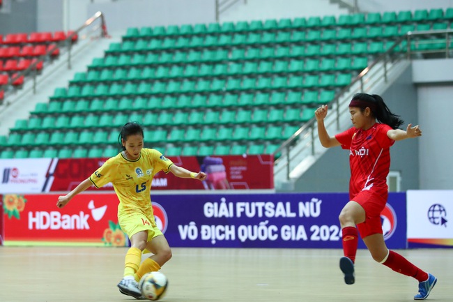 Hai đội futsal nữ TP HCM toàn thắng ngày đầu giải quốc gia- Ảnh 1.