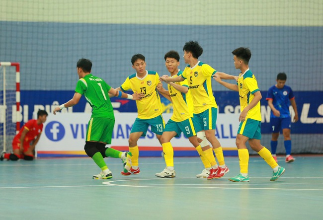 Futsal U20 Quốc gia: Thái Sơn Nam TP HCM và Sahako dội mưa bàn thắng, giành 2 vị trí đầu bảng- Ảnh 2.