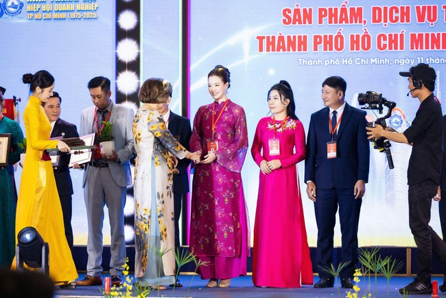BON Spa đoạt danh hiệu "Sản phẩm, Dịch vụ tiêu biểu TP HCM 2025"  - Ảnh 2.
