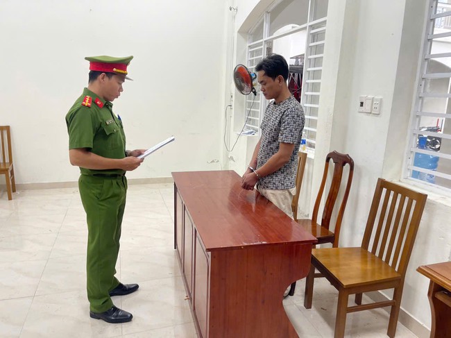 Ghen tuông mù quáng, nam thanh niên tạt xăng truy sát tình địch giữa Đà Nẵng - Ảnh 1. Ghen tuông mù quáng, nam thanh niên tạt xăng truy sát tình địch giữa Đà Nẵng - Ảnh 1.