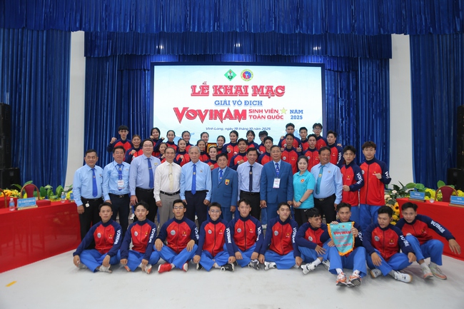 Lần đầu tiên đưa võ nhạc vào Giải Vô địch Vovinam Sinh viên toàn quốc 2025 - Ảnh 2. Lần đầu tiên đưa võ nhạc vào Giải Vô địch Vovinam Sinh viên toàn quốc 2025 - Ảnh 2.