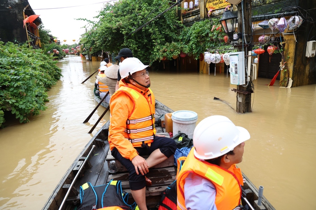 EVNCPC họp khẩn chỉ đạo khắc phục hậu quả mưa lũ, đảm bảo an toàn điện cho người dân - Ảnh 3. EVNCPC họp khẩn chỉ đạo khắc phục hậu quả mưa lũ, đảm bảo an toàn điện cho người dân - Ảnh 3.