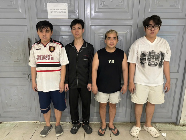 Công an TP HCM bắt chủ quán bar Destiny - Ảnh 1.