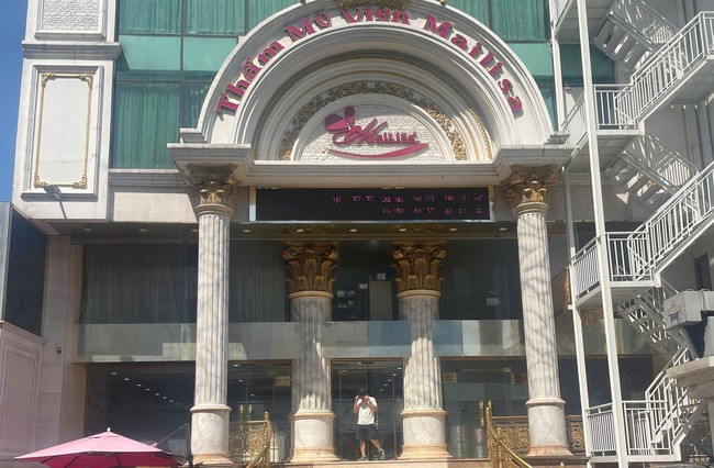 Thẩm mỹ viện Mailisa ở TP HCM vẫn hoạt động sáng nay, khách ra vào tấp nập - Ảnh 1.