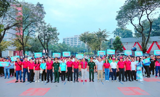Tổng Công ty Công nghiệp Sài Gòn đi bộ đồng hành vì an sinh xã hội - Ảnh 2.