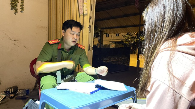 Bí mật ở những quán cà phê chòi trên đường Mỹ Phước - Tân Vạn - Ảnh 4.