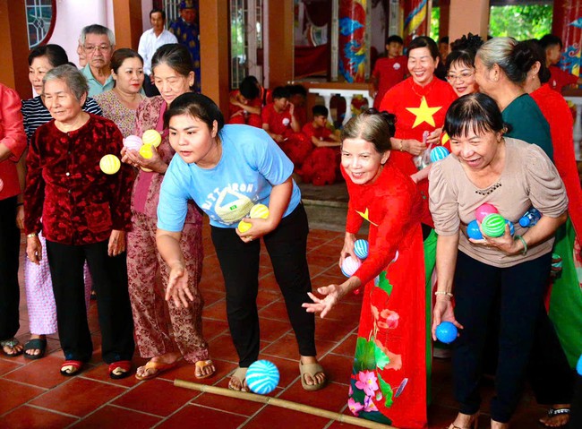 Phó Bí thư Võ Văn Minh tham dự Ngày hội Đại đoàn kết tại phường Thủ Dầu Một - Ảnh 5.