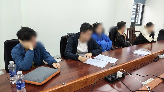 Đường dây “tiền ảo TOSI” chiếm đoạt 90 tỉ đồng, giăng bẫy hơn 8.000 người - Ảnh 2.