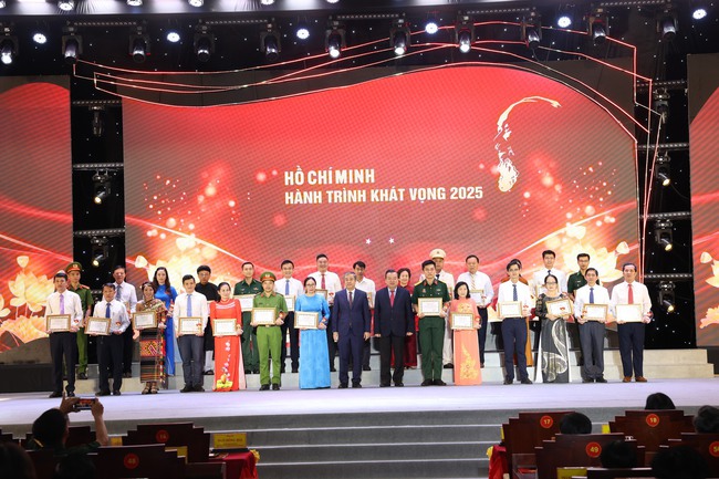 Tôn vinh điển hình học tập và làm theo tư tưởng, đạo đức, phong cách Hồ Chí Minh - Ảnh 6.