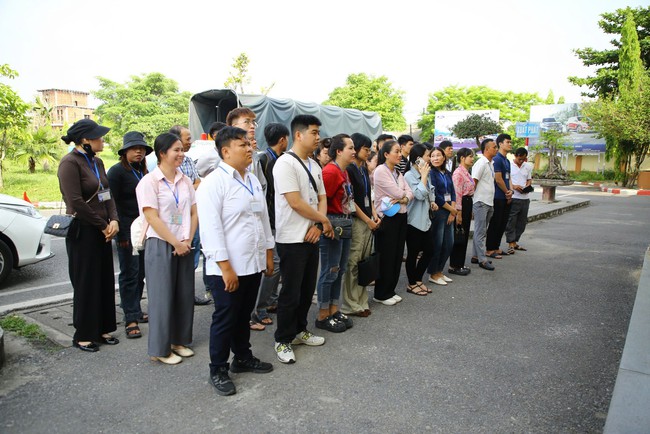 Thí sinh ở Quảng Bình bất ngờ vì phải đo nồng độ cồn trước khi sát hạch lái xe sáng nay 15-5- Ảnh 3. Thí sinh ở Quảng Bình bất ngờ vì phải đo nồng độ cồn trước tỷ lệ bóng đá kèo nhà cái sát hạch lái xe sáng nay 15-5- Ảnh 3.