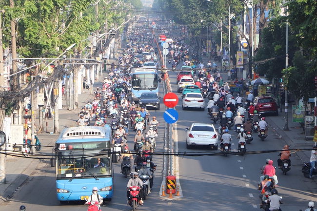 Lại xảy ra tai nạn chết người trên đường Quang Trung, Gò Vấp- Ảnh 2. Lại xảy ra tai nạn chết người trên đường Quang Trung, Gò Vấp- Ảnh 2.