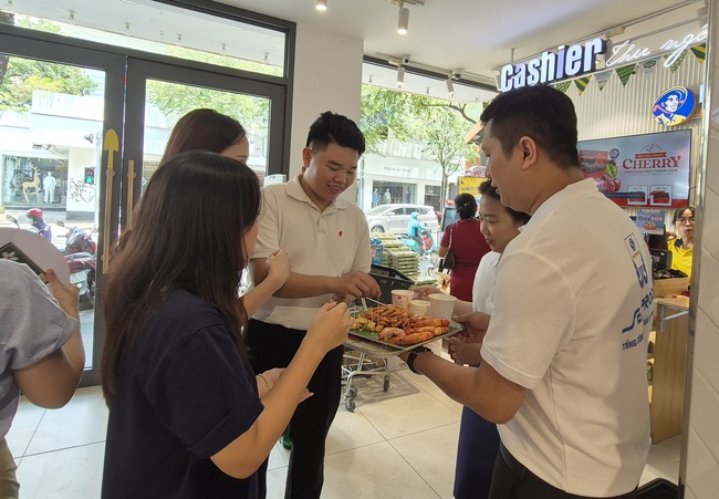 Hơn 300 sản phẩm tại Lễ hội Thực phẩm hữu cơ- Ảnh 2. Hơn 300 sản phẩm tại Lễ hội Thực phẩm hữu cơ- Ảnh 2.