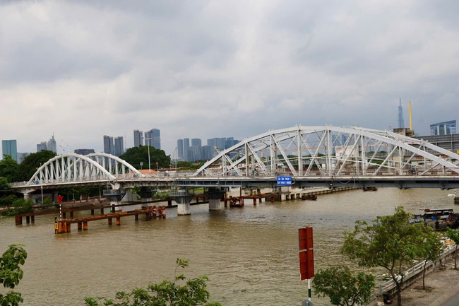 Ho Chi Minh City earmarks VND 2.12 trillion for bridge, road repairs- Ảnh 1. Ho Chi Minh City earmarks VND 2.12 trillion for bridge, road repairs - Ảnh 1.