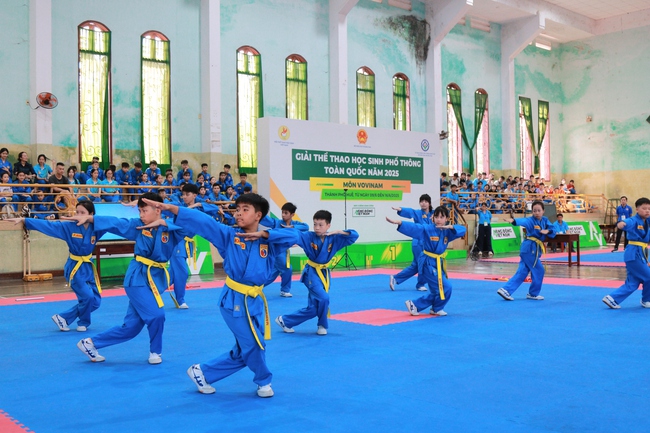 Võ nhạc Vovinam gây ấn tượng tại Giải thể thao học sinh toàn quốc 2025- Ảnh 1. Võ nhạc Vovinam gây ấn tượng tại Giải thể thao học sinh toàn quốc 2025- Ảnh 1.