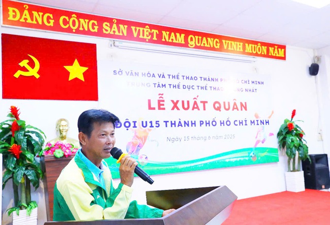 U15 TP HCM làm lễ xuất quân- Ảnh 2. U15 TP HCM làm lễ xuất quân- Ảnh 2.