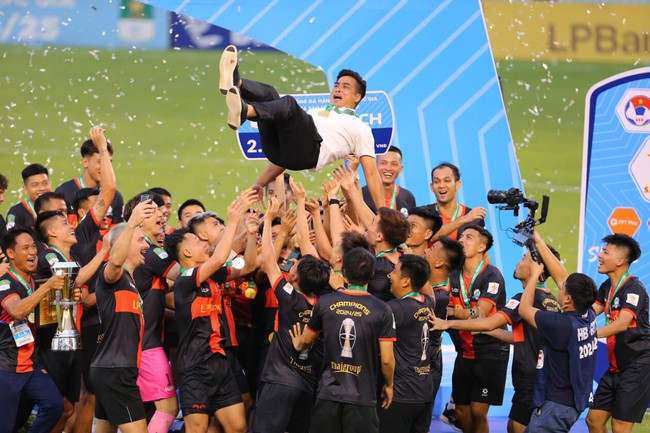 Hành trình trở lại V-League của bóng đá Cố đô Hoa Lư- Ảnh 3. Hành trình trở lại V-League của bóng đá Cố đô Hoa Lư- Ảnh 3.
