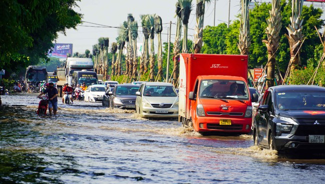 Vụ kẹt xe nghiêm trọng gần cầu Cỏ May, TP Vũng Tàu: Cơ quan chức năng vào cuộc xử lý - Ảnh 3. Vụ kẹt xe nghiêm trọng gần cầu Cỏ May, TP Vũng Tàu: Cơ quan chức năng vào cuộc xử lý - Ảnh 3.