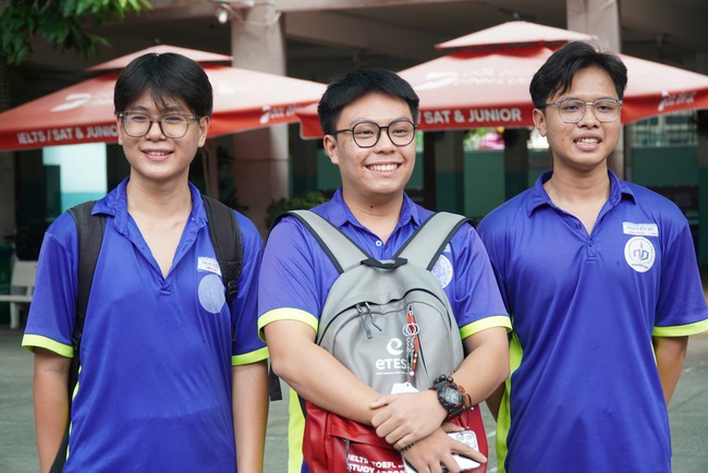 Đề thi văn tốt nghiệp THPT 2025: Từ “Những vùng trời khác nhau” đến thay đổi lớn lao của đất nước- Ảnh 3. Đề thi văn tốt nghiệp THPT 2025: Từ “Những vùng trời khác nhau” đến thay đổi lớn lao của đất nước- Ảnh 3.