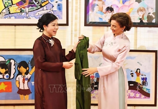 Phu nhân Tổng Bí thư mời Tổng Giám đốc UNESCO thưởng thức tiệc trà- Ảnh 3.