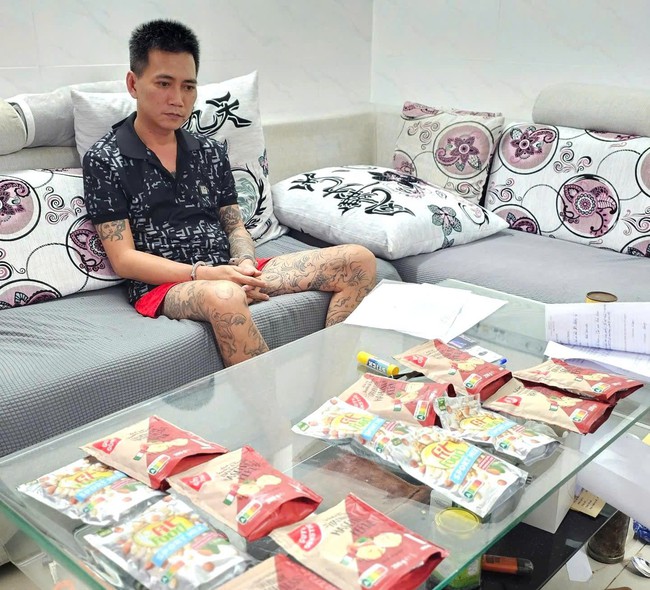 Bắt giữ đầu mối quan trọng của đường dây đưa ma túy từ nước ngoài vào Việt Nam- Ảnh 1. Bắt giữ đầu mối quan trọng của đường dây đưa ma túy từ nước ngoài vào Việt Nam- Ảnh 1.
