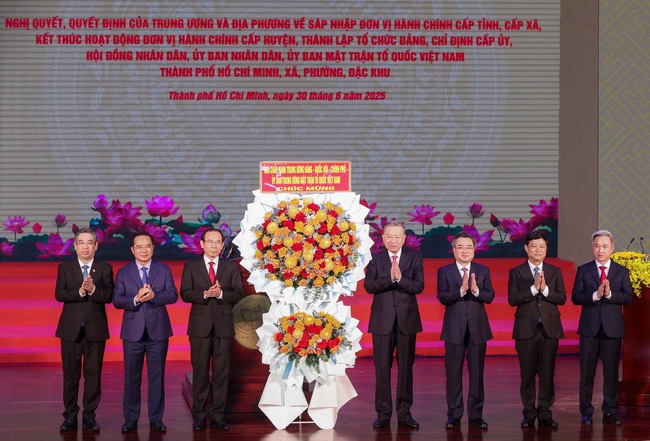 Ông Nguyễn Văn Nên được chỉ định làm Bí thư Thành ủy TP HCM mới- Ảnh 7. Ông Nguyễn Văn Nên được chỉ định làm Bí thư Thành ủy TP HCM mới- Ảnh 7.