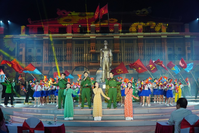 Chương trình nghệ thuật “Hành trình thế kỷ”- Ảnh 6. Chương trình nghệ thuật “Hành trình thế kỷ”- Ảnh 6.