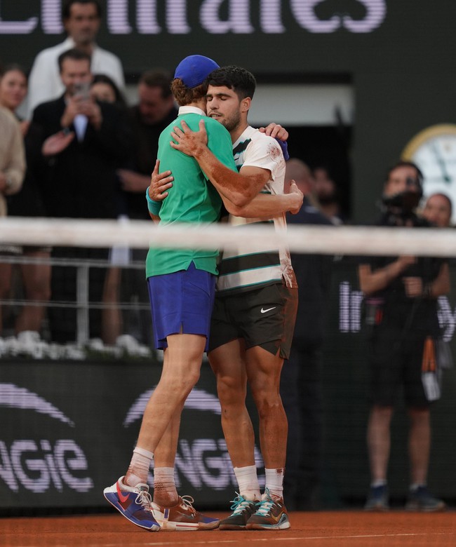 Alcaraz vô địch Grand Slam thứ 5 ở cùng độ tuổi với Nadal- Ảnh 1. Alcaraz vô địch Grand Slam thứ 5 ở cùng độ tuổi với Nadal- Ảnh 1.