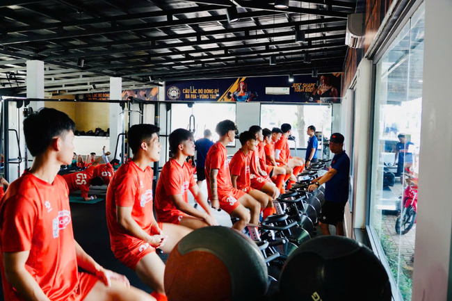 Cầu thủ Việt kiều bị loại khỏi danh sách U23 Việt Nam- Ảnh 1. Cầu thủ Việt kiều bị loại khỏi danh sách U23 Việt Nam- Ảnh 1.