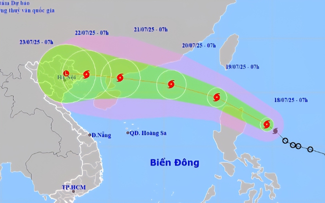 Bão Wipha giật cấp 10 di chuyển nhanh vào Biển Đông- Ảnh 1.