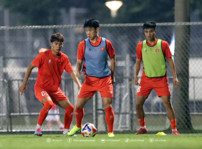 U23 Việt Nam sẵn sàng so tài U23 Philippines- Ảnh 3. U23 Việt Nam sẵn sàng so tài U23 Philippines- Ảnh 3.