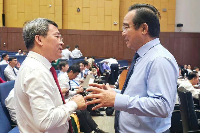 Kỳ họp thứ hai HĐND TP HCM đang diễn ra tại phường Bình Dương- Ảnh 1.