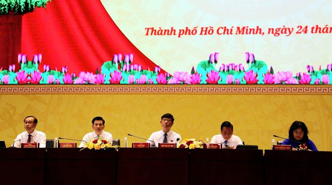 Kỳ họp thứ hai HĐND TP HCM đang diễn ra tại phường Bình Dương- Ảnh 2.