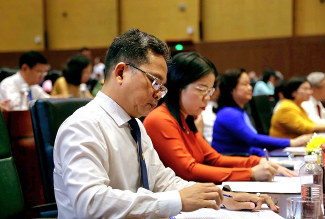 Kỳ họp thứ hai HĐND TP HCM đang diễn ra tại phường Bình Dương- Ảnh 5.