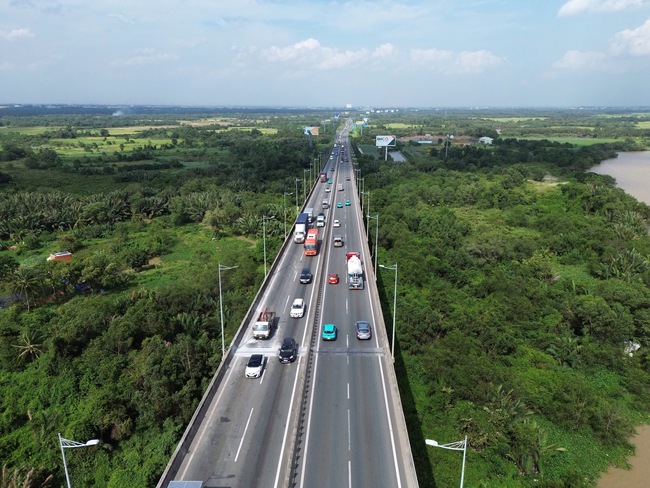 Tin vui cho người dân lưu thông qua cao tốc TP HCM - Long Thành - Dầu Giây- Ảnh 1. Tin vui cho người dân lưu thông qua cao tốc TP HCM - Long Thành - Dầu Giây- Ảnh 1.
